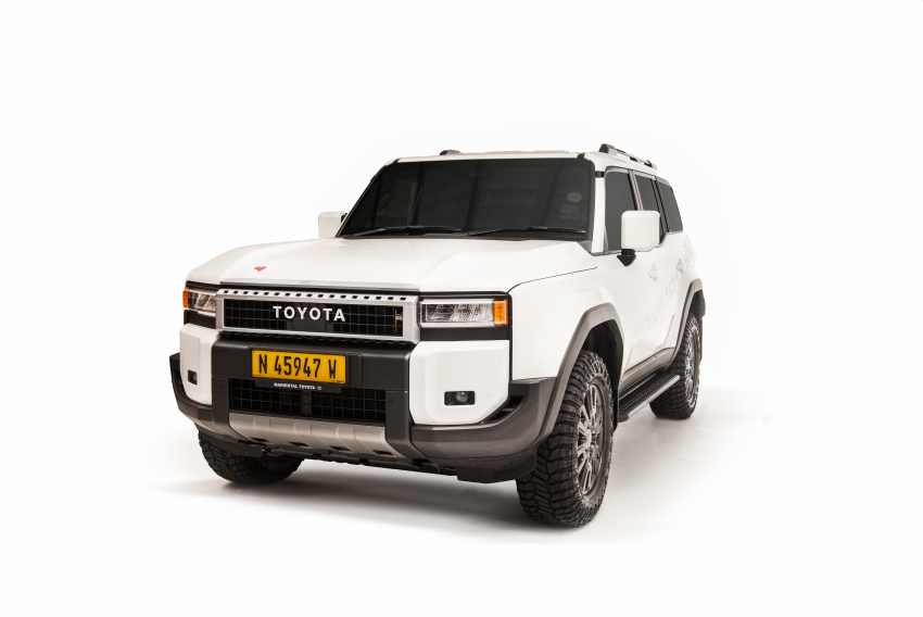 4x4 Toyota Landcruiser Prado front view