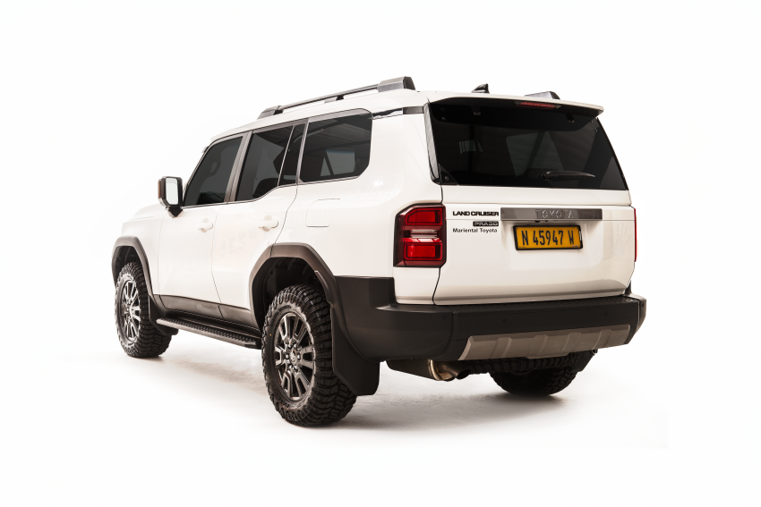 4x4 Toyota Landcruise Prado rear view