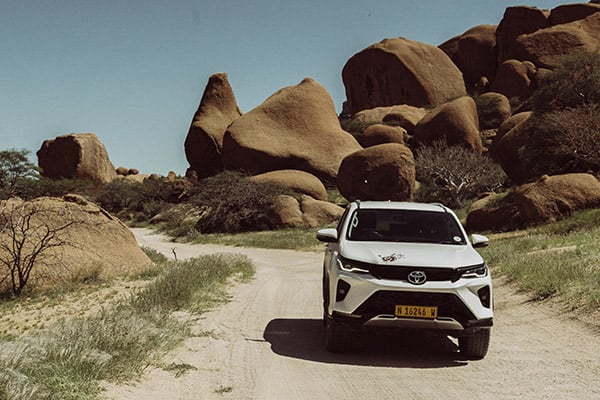 Namibia2Go Fortuner rocks Namibia_photo by Gui Levvandosky