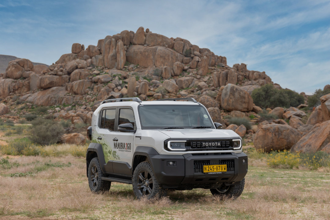 ToyotaLandcruiserMiniFJ37-img1