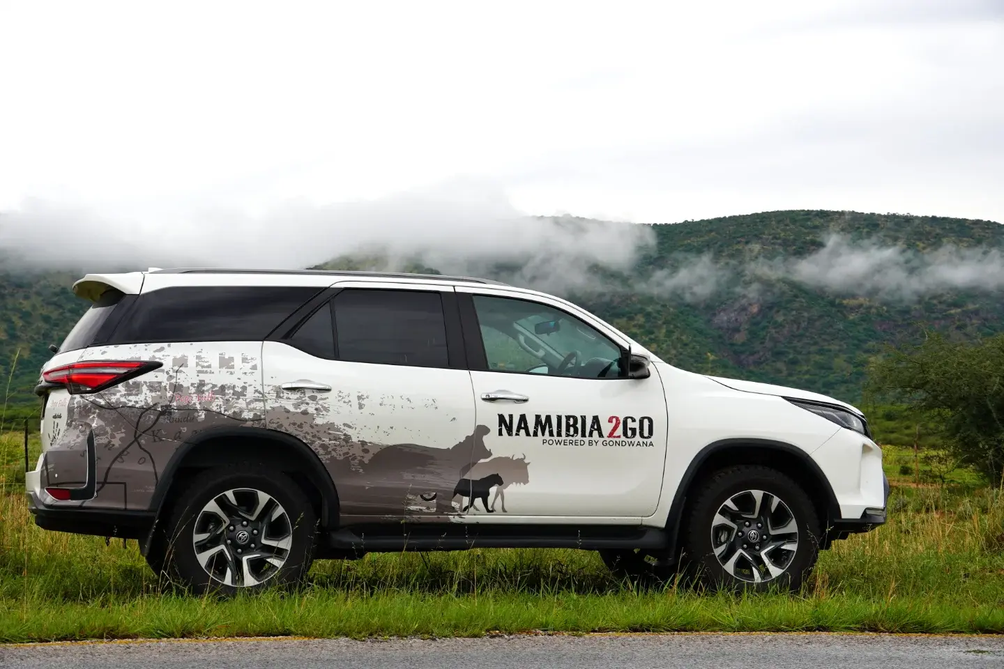 Fortuner in Namibia desert